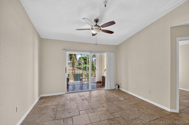 Photo - 160 Yacht Club Way Unit 211