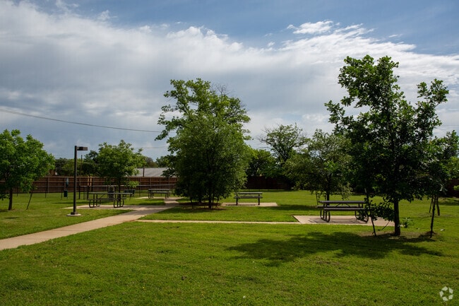 Pet Park - Maverick Place