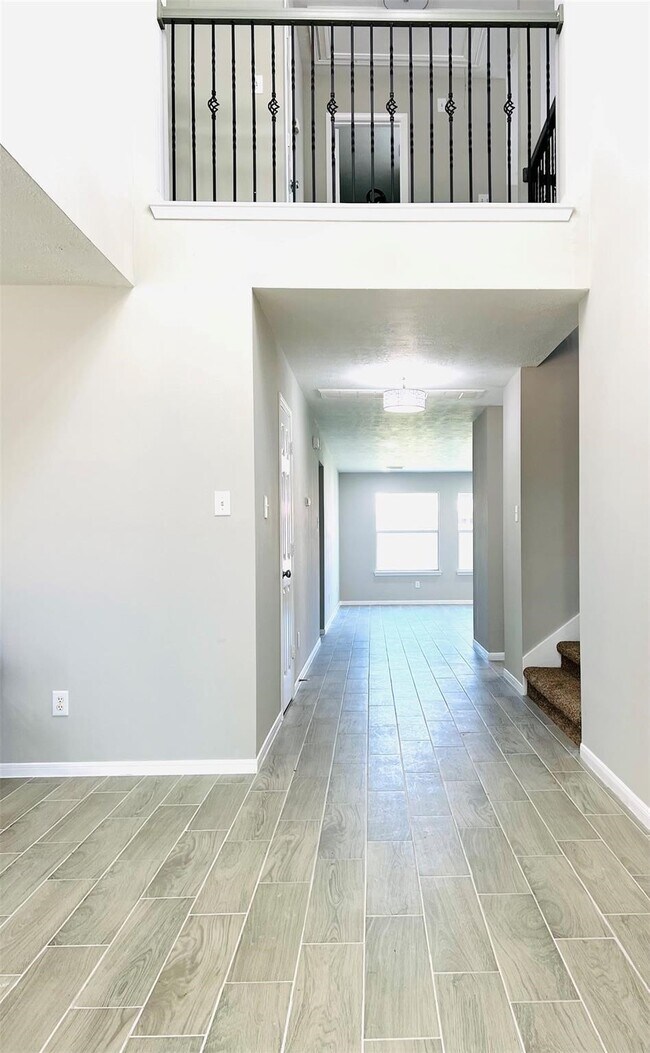 Photo - 8426 Woodland Knoll Ln