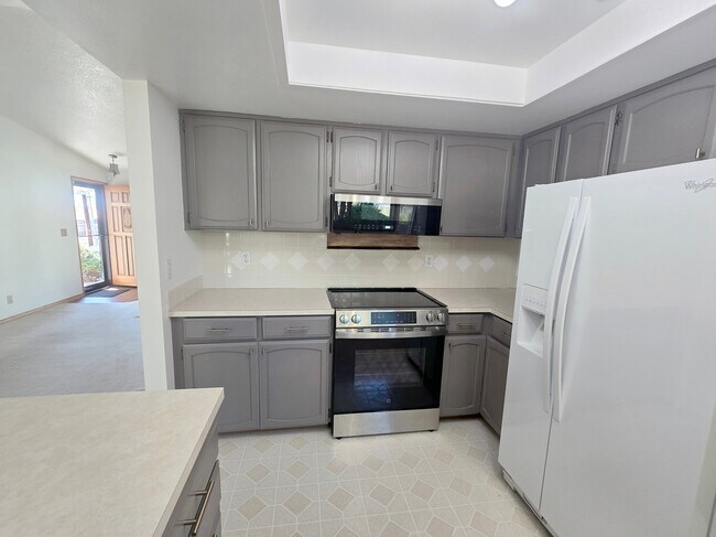 Photo - 164 N Harbor St