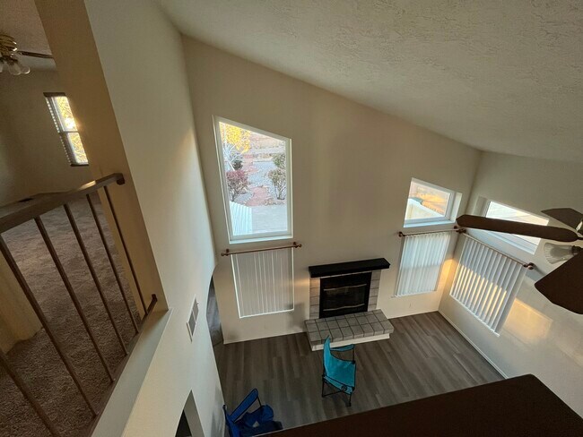 Photo - 5204 Edwards Dr NE