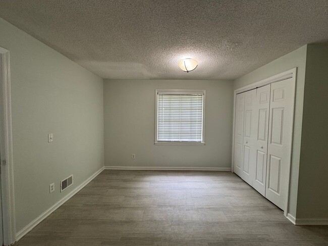Photo - 211 Broken Hill Rd