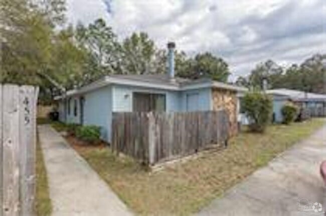 Building Photo - 455 Stara Cir Rental