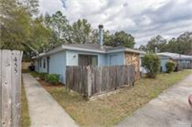 Photo - 455 Stara Cir House
