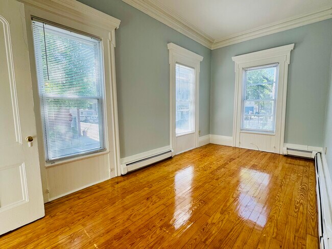 123 Almy St Unit 1F