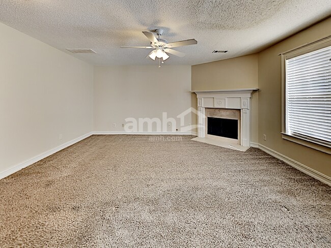 Photo - 724 Johnson Ct