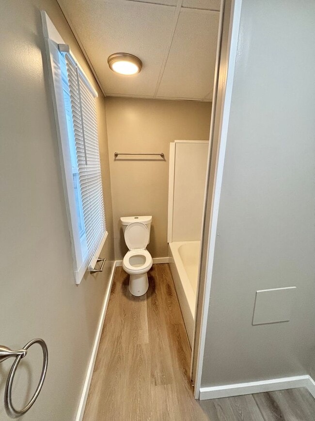 Photo - 1378-1382-1382 Dewey Ave Unidad 1382 Dewey Ave UP