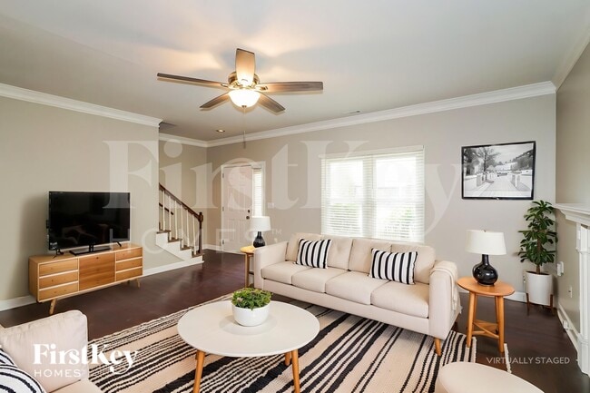 802 Conway Pl
