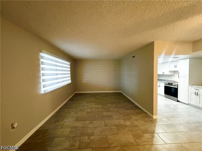 Photo - 4906 Victoria Dr Unit 103