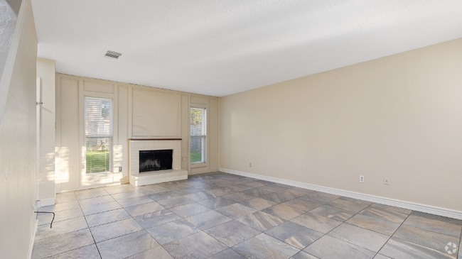 Building Photo - 10810 Sugar Hill Dr Rental