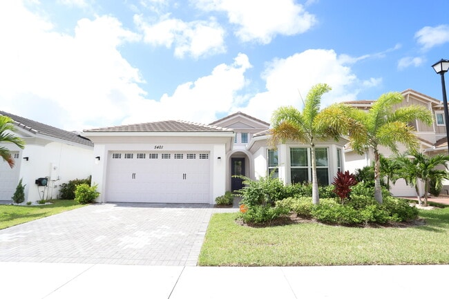 Building Photo - 5401 Pecan Dr