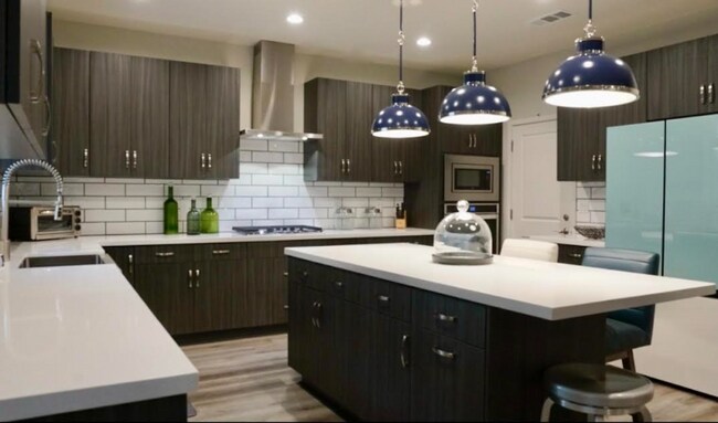 Photo - 2 W Good Ave