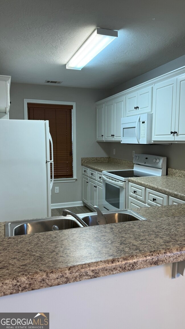 Photo - 233 Sunview Dr