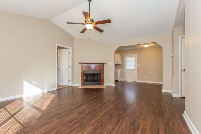 Photo - 1585 Patterson Ln