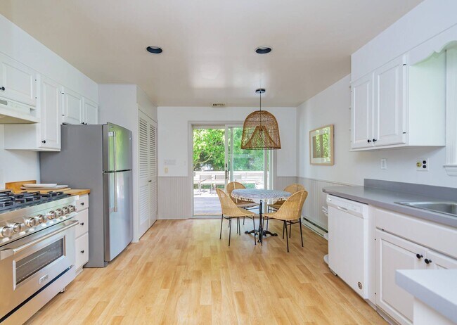 Photo - 15 Maidstone Ave