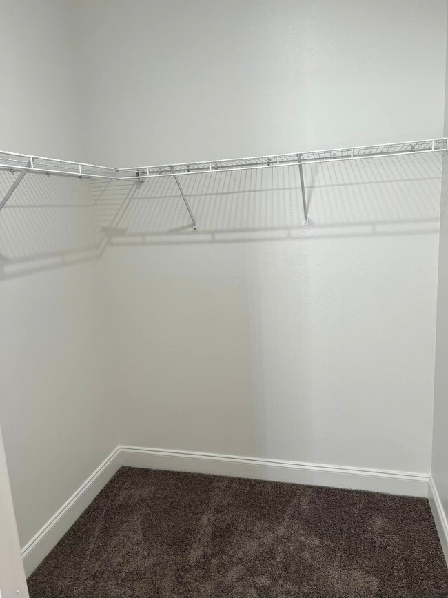 1 BR, 1 BA - 735 SF