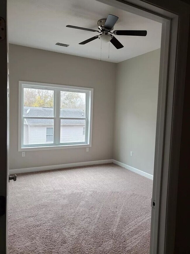 567 DuPont Rd Apartment Unit 8 WV