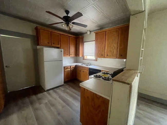 Photo - 5115 N Main St