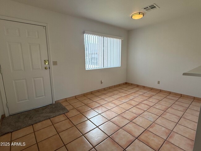 Photo - 611 W 13th St