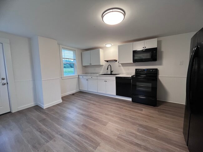 Photo - 792 Mudgett Rd