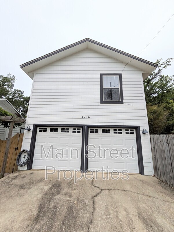 Building Photo - 1705 N 17th Ave