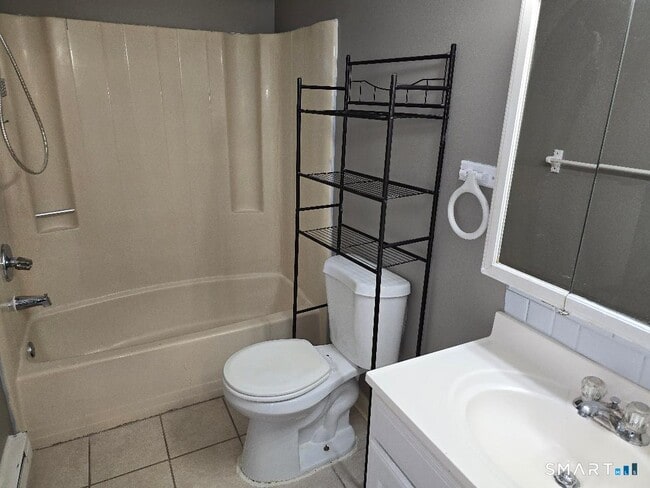 Photo - 1448 Meriden Rd Unidad 3