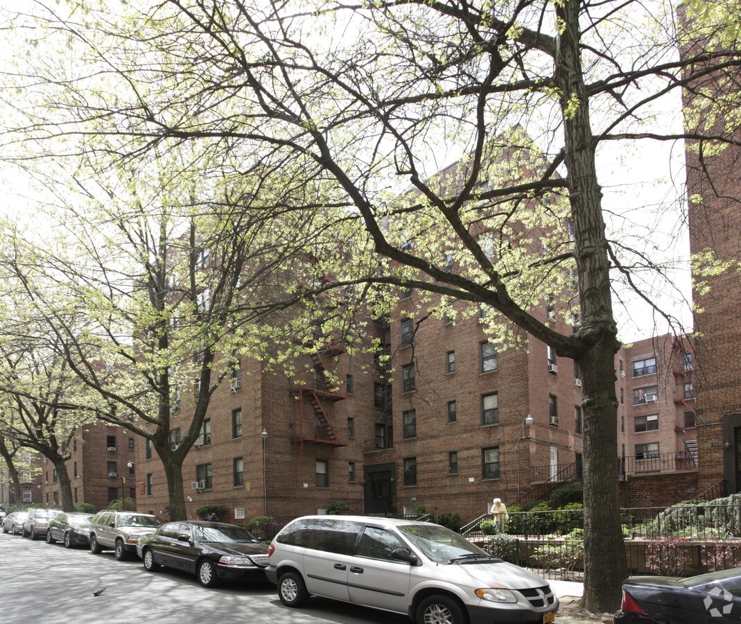 Richelieu Gardens - Richelieu Gardens