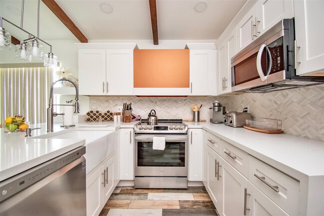 Photo - 6557 Country Wood Way