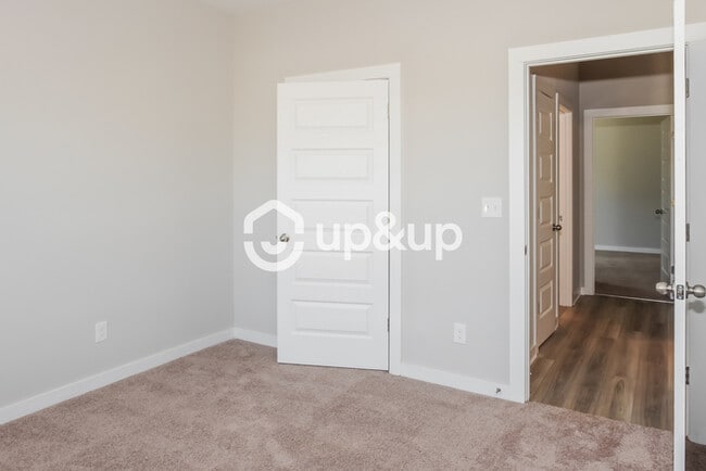 Photo - Fantastic 3bd/2ba home! Let yourself in!