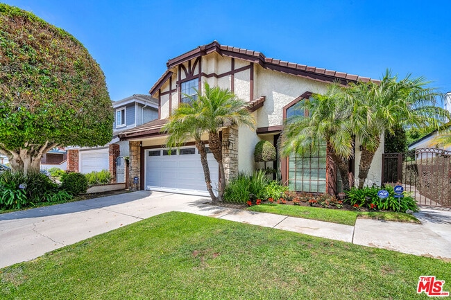 Photo - 7517 W 81st St Casa