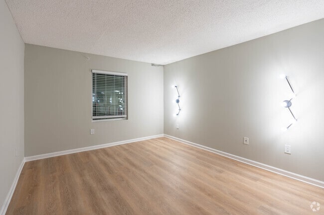 1BR-1B-660SF Bedroom