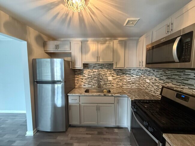 Photo - 16W470 Lake Dr Unit 201