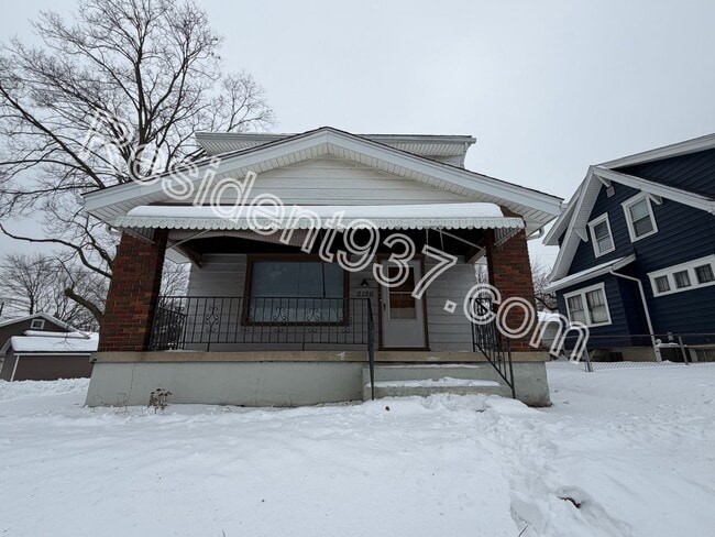 Building Photo - 2 Bed 1 Bath