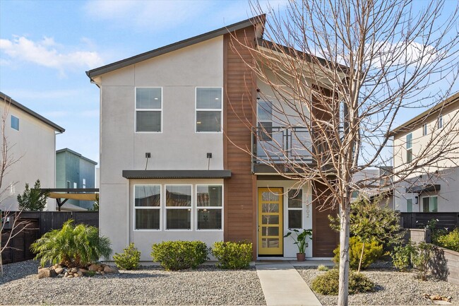 Building Photo - Charming Meriam Park Home with Backyard & Garage