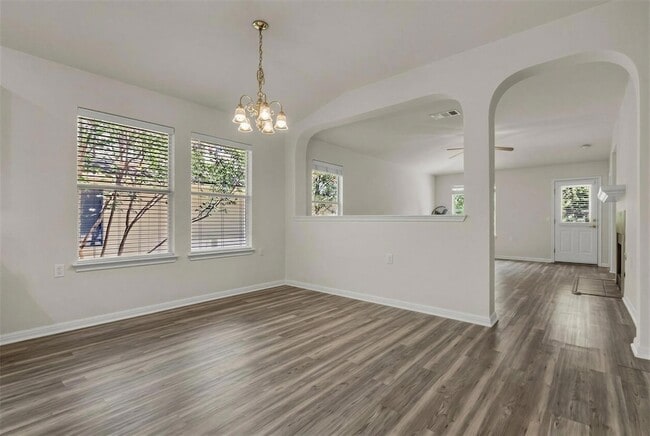 Photo - 5605 Bentsen Ln