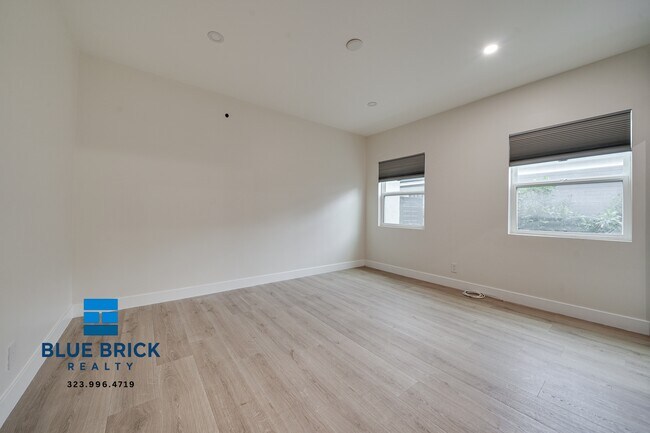 Photo - 5620 Radford Ave