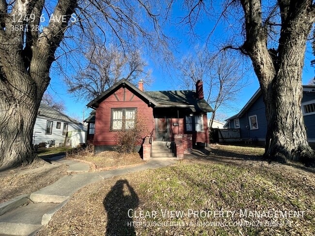 3 bedroom-2 bathroom fully fenced home with garage! ? Showings available at (403) 393-8070 ? - 3 bedroom-2 bathroom fully fenced home with garage! ? Showings available at (403) 393-8070 ?