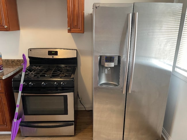 Photo - 1640 W 57th St