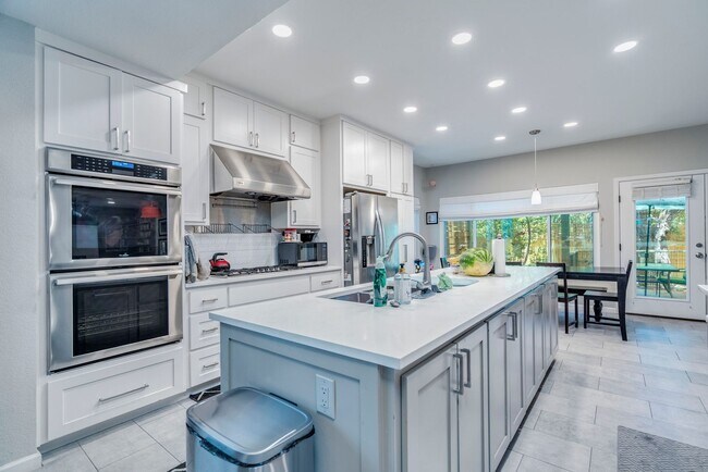 Photo - 10803 Sans Souci Pl