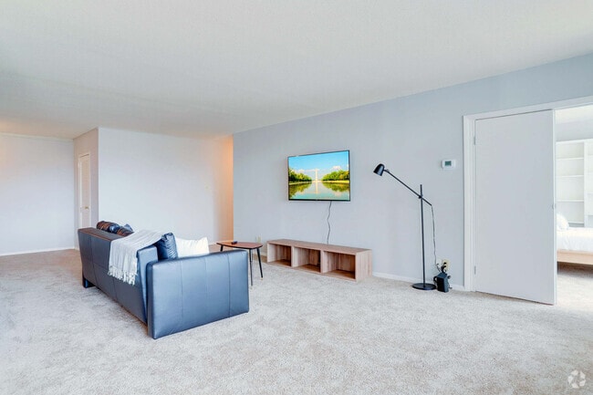 Building Photo - 2111 Richmond Hwy Unit FL9-ID1022400P Rental