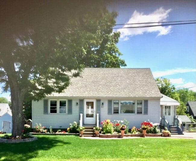 Photo - 257 Gray St