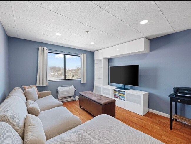 Photo - 64 Foster St Unit 403
