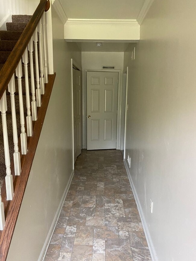 Photo - 607 Emerald Dr