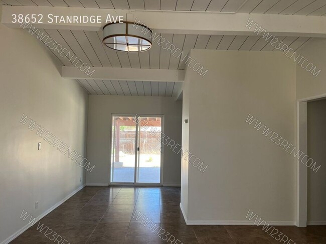 Photo - 38652 Stanridge Ave