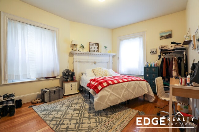 Photo - 12 Sutherland Rd Unit 1