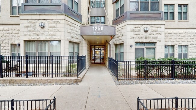 Photo - 1250 S Indiana Ave Unit 1001