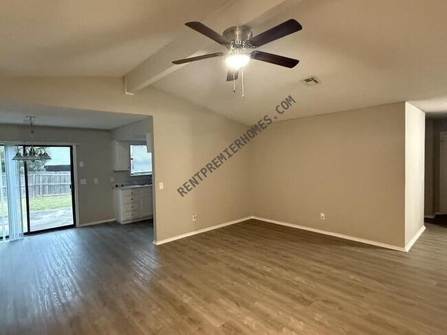 Photo - 1110 W Birmingham Pl
