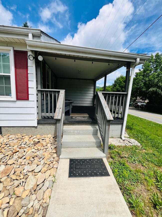 Photo - 305 Starnes Cove Rd