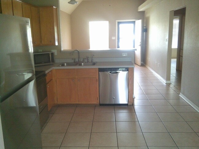 Photo - 3511 Westwood Dr Unit B
