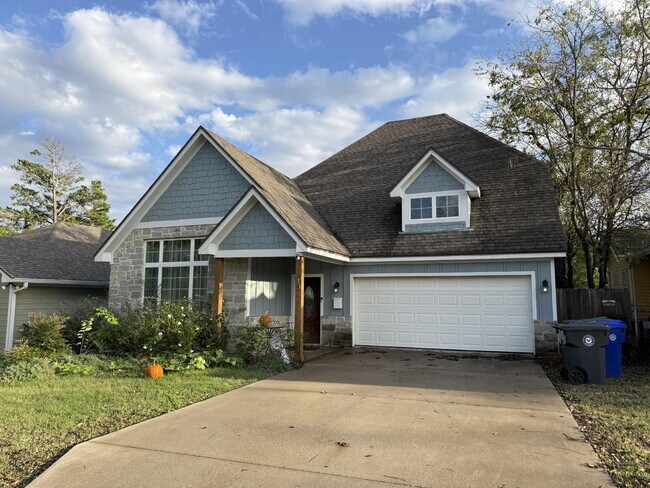 Photo - "Charming 3-Bed Home with 2.5 Baths & Spacious 2296 Sq Ft in Waco!"